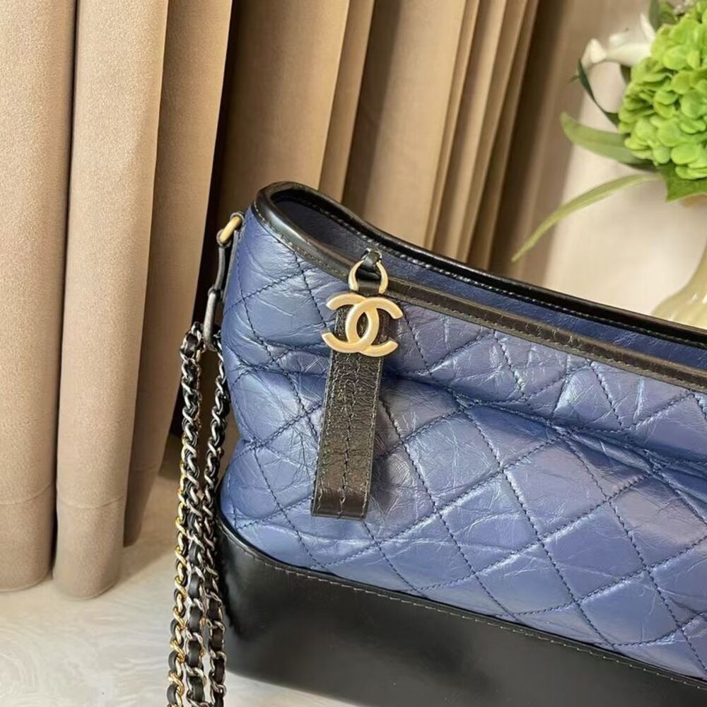 Chanel Women Pre-Loved Bag Very Good Condition - Picture 2 of 8